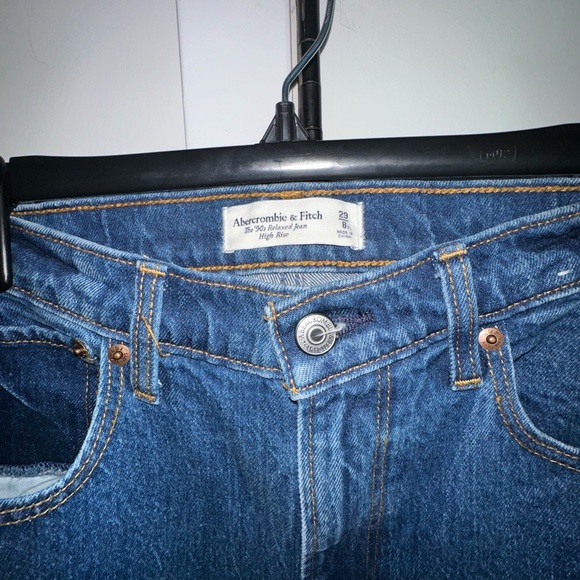 👖✨ Abercrombie & Fitch 90s Relaxed Jean – 29 Tall (NWT, Dark Wash) - Picture 2 of 3